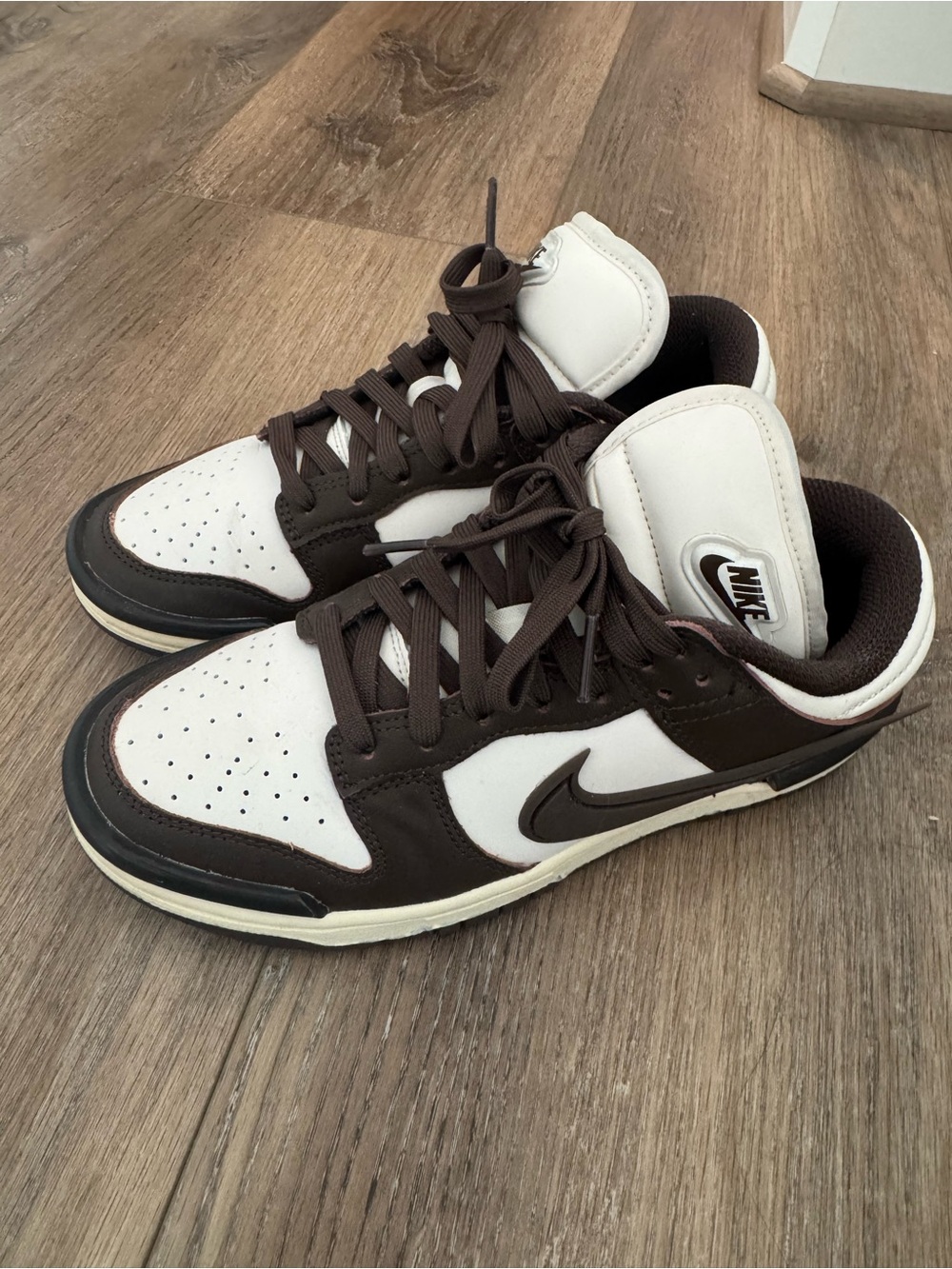 Nike Low-Top Sneakers in White and Dark Brown